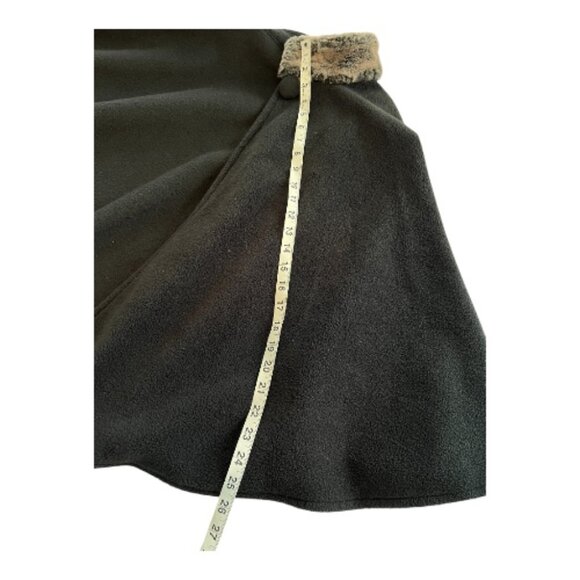 East 5th Black Poncho Shawl Gray Faux Fur Collar Fleece Lightweight One Size - Picture 4 of 7